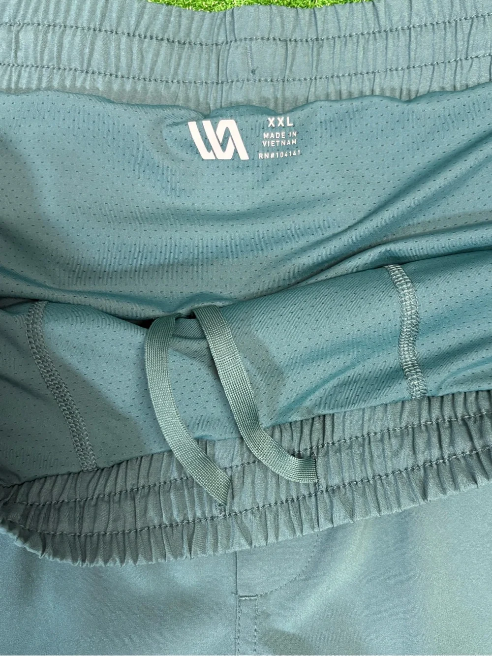 NWT VRST Men’s XXL Performance Running Shorts Sage Green Lined Zip Pocket